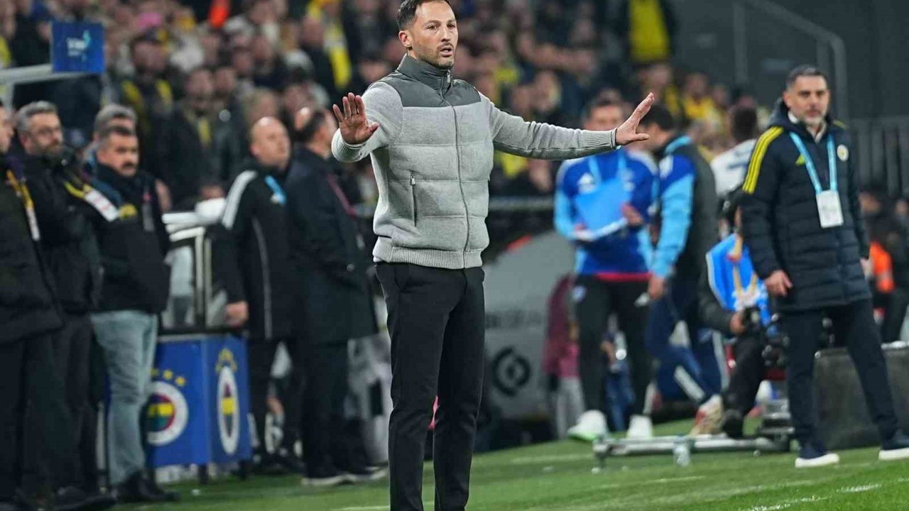 Fenerbahçe: "Domenico Tedesco, Gaziantep FK maçında takımımızın başında yer alamayacak"
