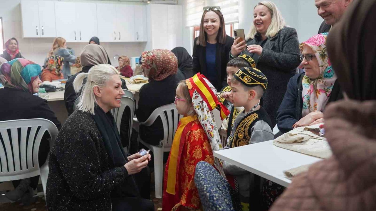 Başkan Subaşı mukabele programına katılan kadınlarla bir araya geldi
