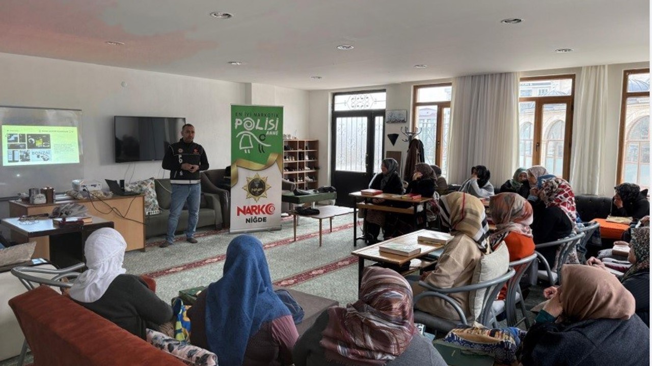 Narkotik ekiplerinden bir haftada 20 bilgilendirme etkinliği
