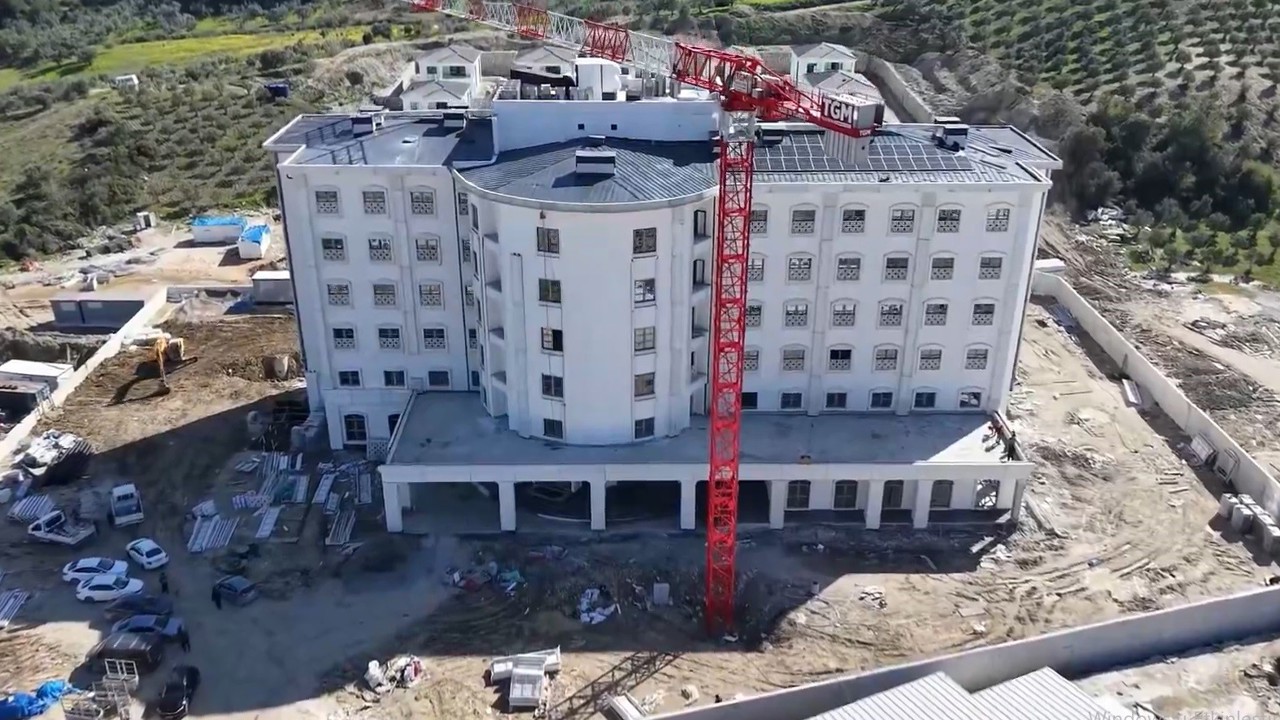 Antakya öğretmenevi ve akşam sanat okulu inşaatında sona gelindi
