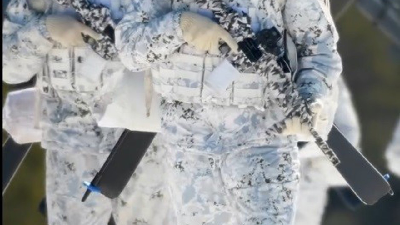 MSB komandoların Sarıkamış’ta dondurucu soğuktaki tatbikatını paylaştı
