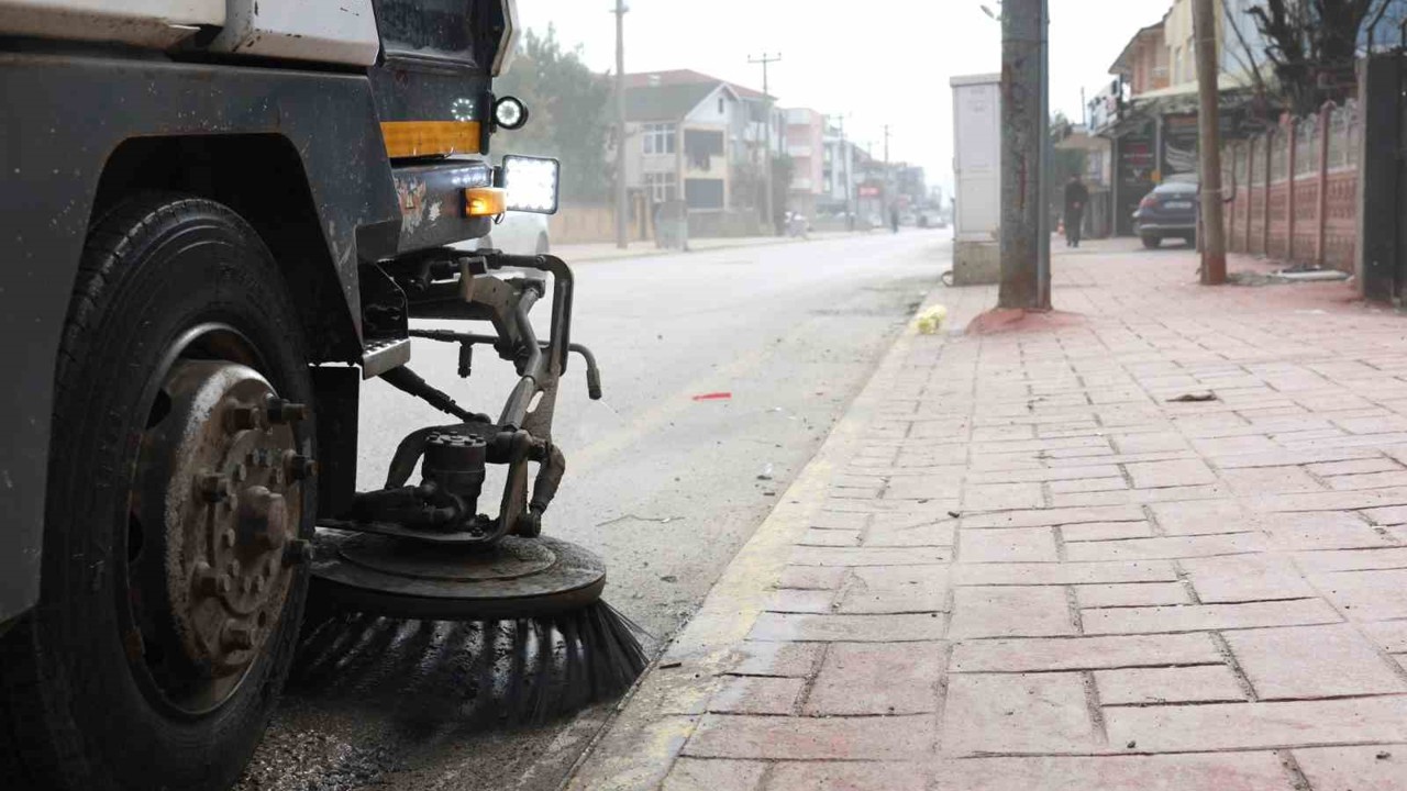 Erenler’de bayram temizliği mesaisi başladı
