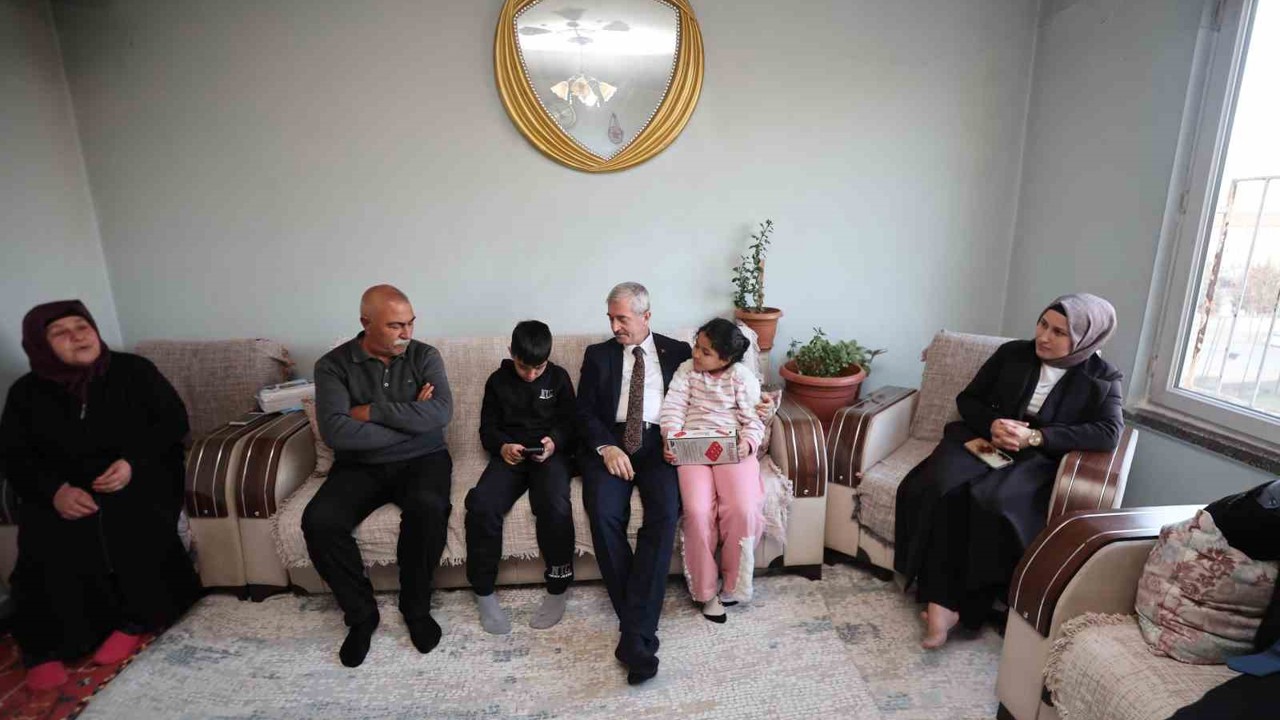 Tahmazoğlu, evlere misafir oluyor
