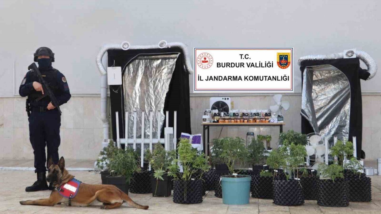 Burdur’da evi uyuşturucu imalathanesine çeviren şüpheli tutuklandı
