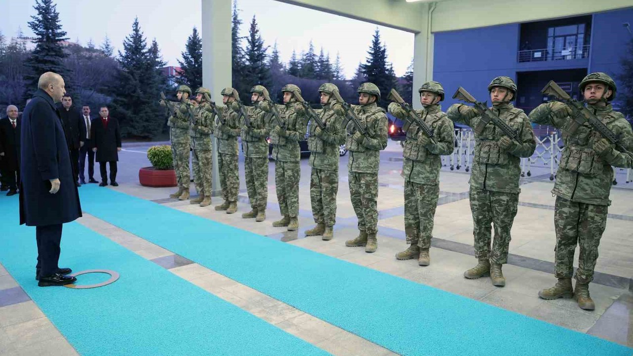 Cumhurbaşkanı Erdoğan: "Bu topraklarda huzur ve barış içinde yaşamak istiyorsak caydırıcılığımızı sürekli arttırmak zorundayız"
