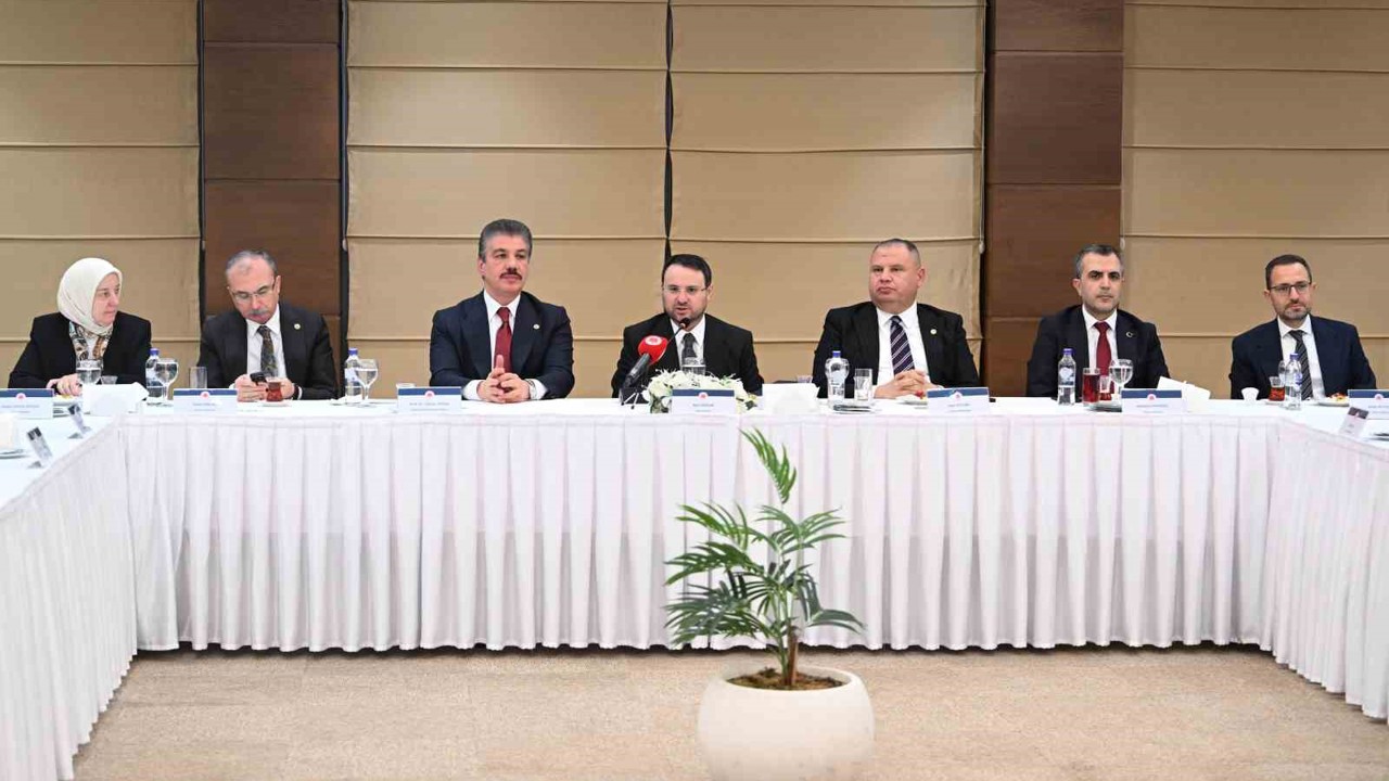 Bakan Gürlek: "İzmir, Ankara ve İstanbul’da bir irtibat bürosu kuracağız"
