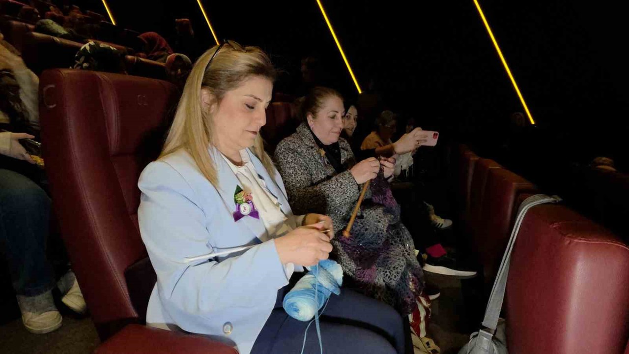 Sinemada örgü buluşması
