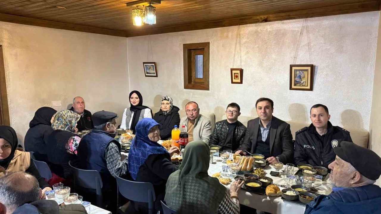 Çavdarhisar Kaymakamı Ak, şehit aileleri ve gazilerle iftarda bir araya geldi
