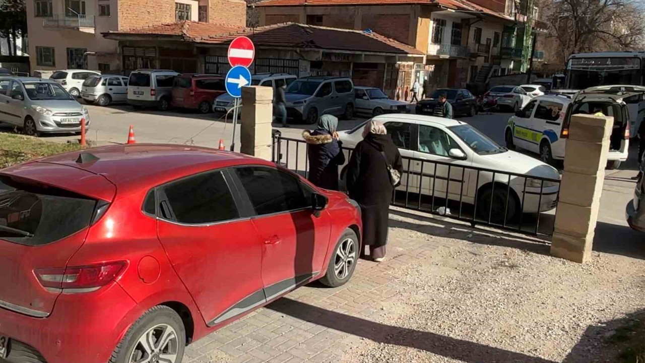 Otoparkta sürücüleri mahsur bıraktı, gelince de "Bilemedim ki" dedi
