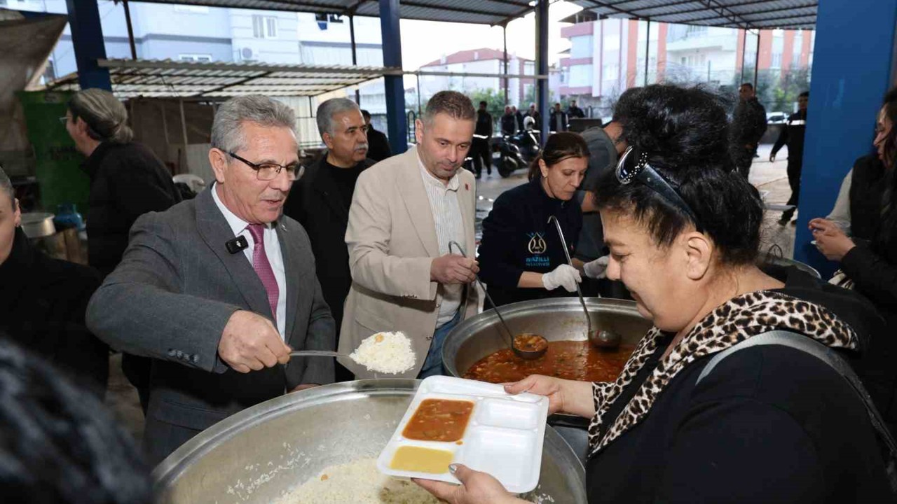 Nazilli Belediyesi’nden Yeni Mahalle’de iftar programı
