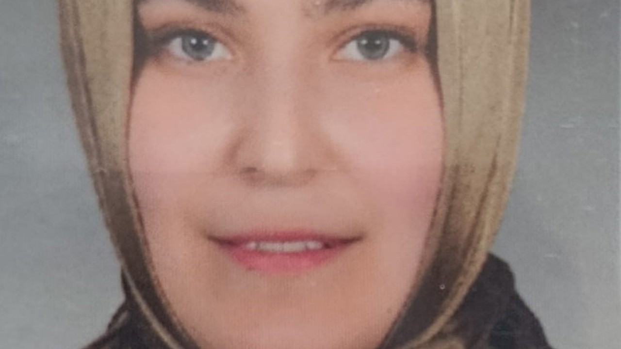 10 gün önce doğum yapan kadın kalbine yenildi
