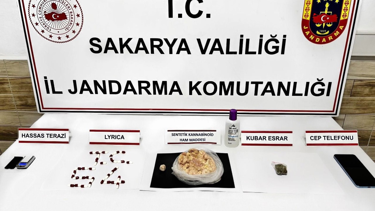 Sakarya’nın iki ilçesinde zehir tacirlerine operasyon: 2 tutuklama
