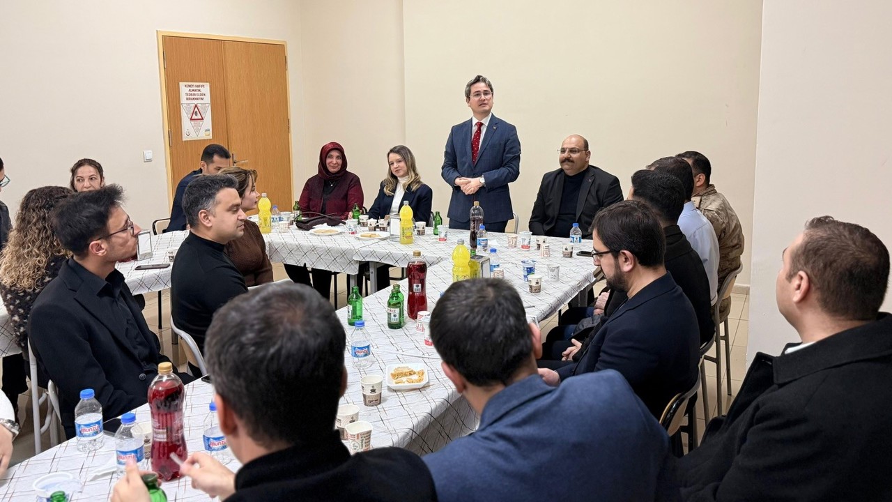 Kemaliye’de yetim ve öksüz çocuklarla gönül sofrası kuruldu
