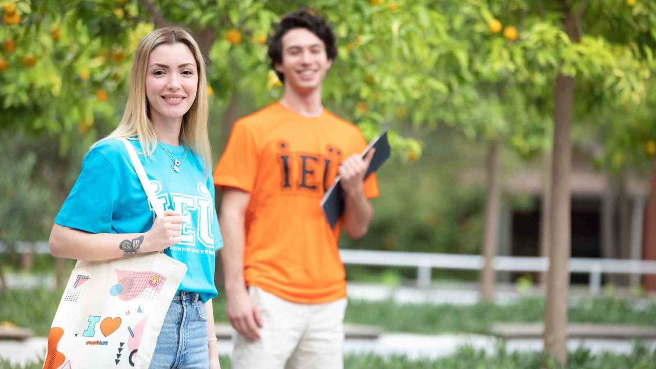 İzmir’den Türkiye’ye uzanan ‘kariyer’ dersi
