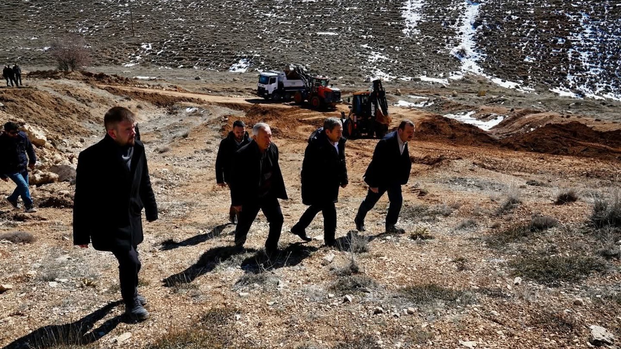 Malatya’nın Darende ilçesinde belediye tarafından planlanan stabilize yol çalışm