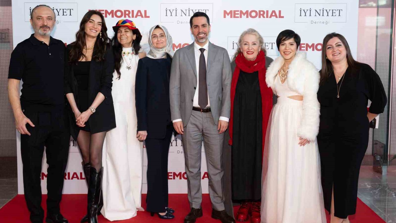 Ünlü isimler "Kadınlar Omuz Omuza Projesi" için bir araya geldi
