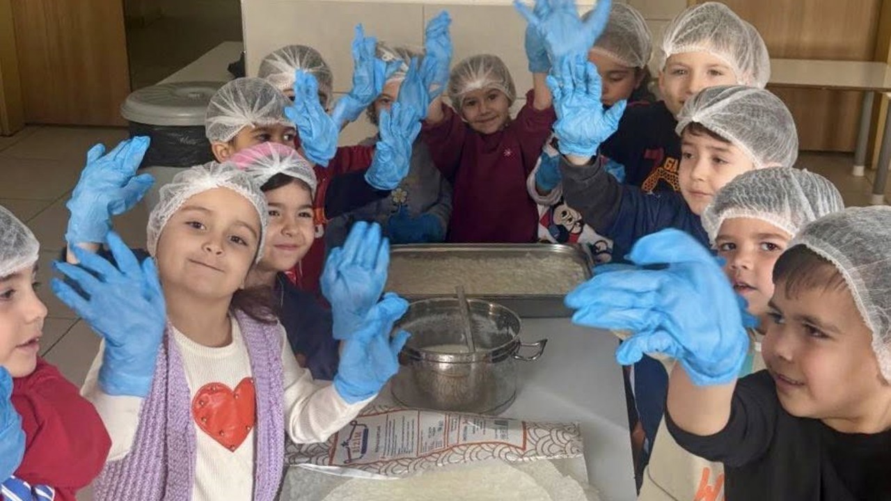 Muğla’da minik öğrenciler güllaç yapmayı öğrendi
