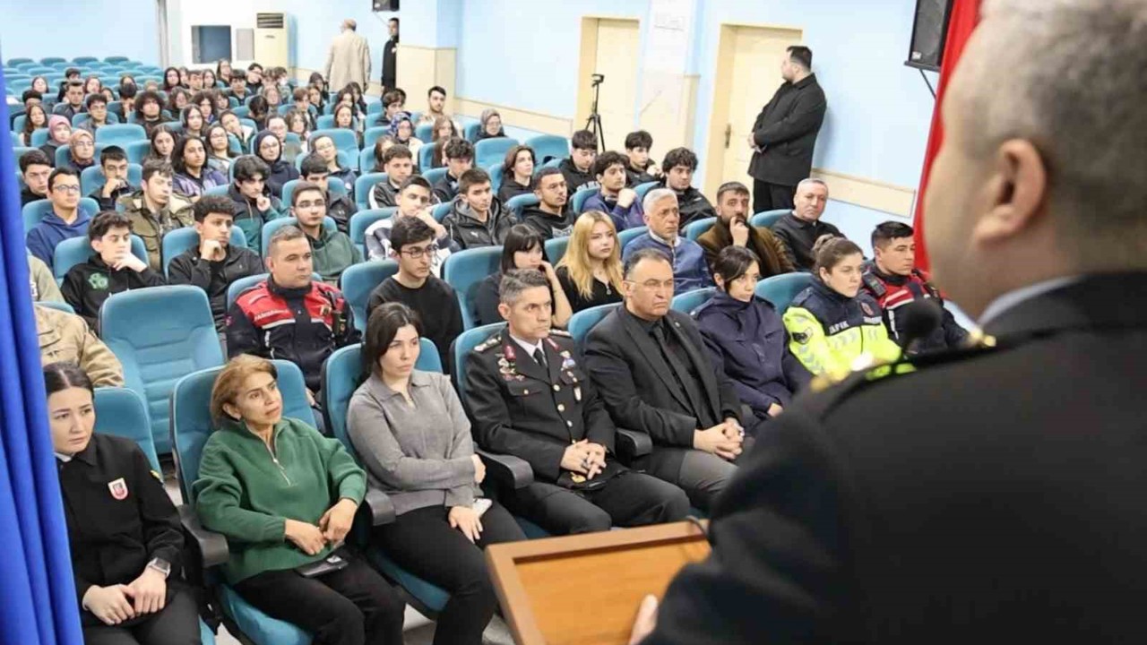Jandarma Sahil Güvenlik Akademisi Aksaray’da öğrencilere tanıtıldı
