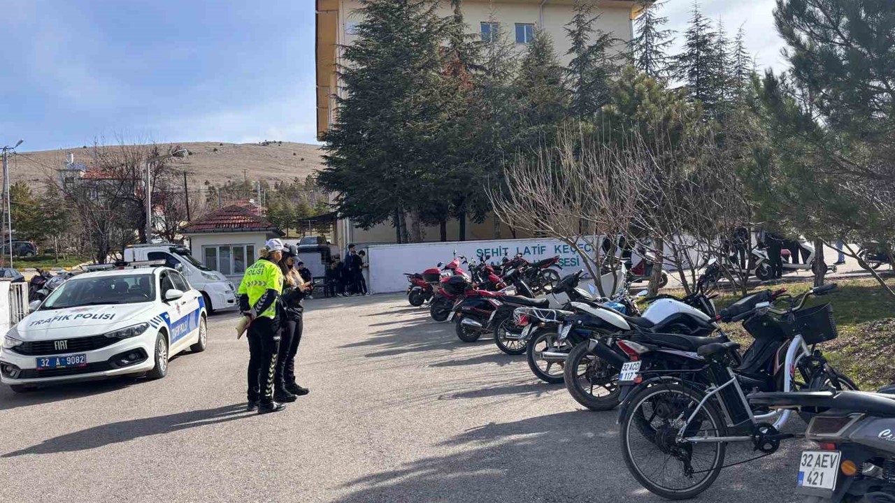 Yalvaç’ta son 1 haftada 311 araç kontrol edildi
