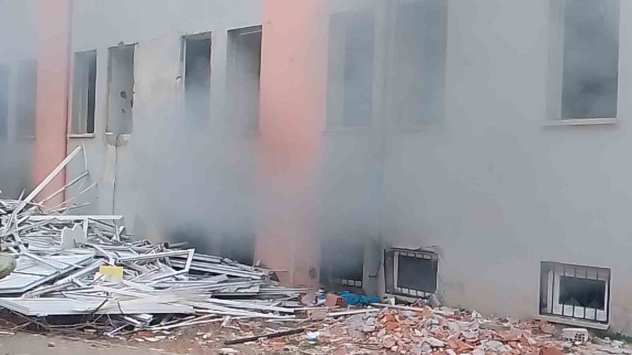 Kırıkkale’de eski kamu binasında yangın
