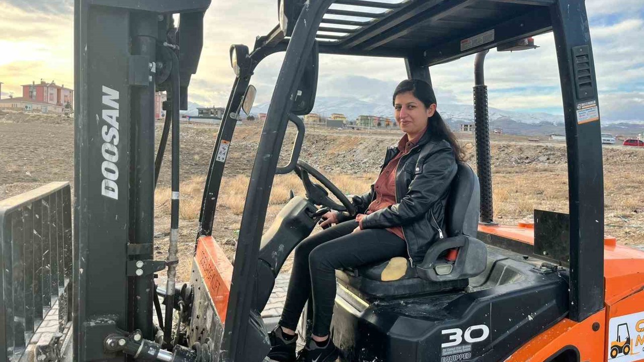 Başarılı forklift operatörü Kardelen İlgen’den; kadınlara "cesur olun" çağırısı
