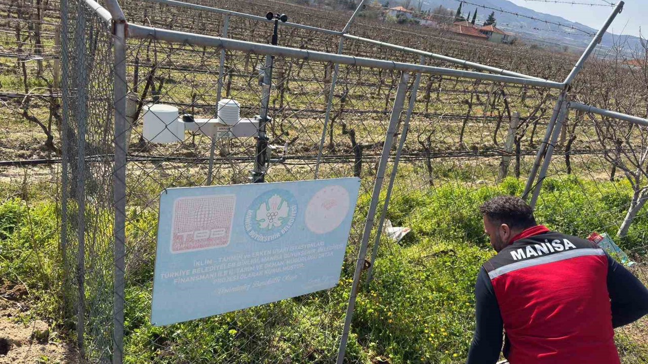 Sarıgöl’de erken uyarı tahmin istasyonlarının bakımı yapıldı
