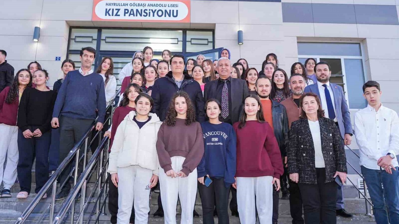 Yılmaz, gençlerle iftar sofrasında buluştu
