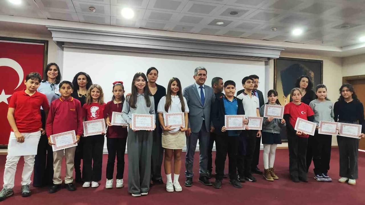 İstiklâl Marşı’nı güzel okuma yarışması birincileri belli oldu
