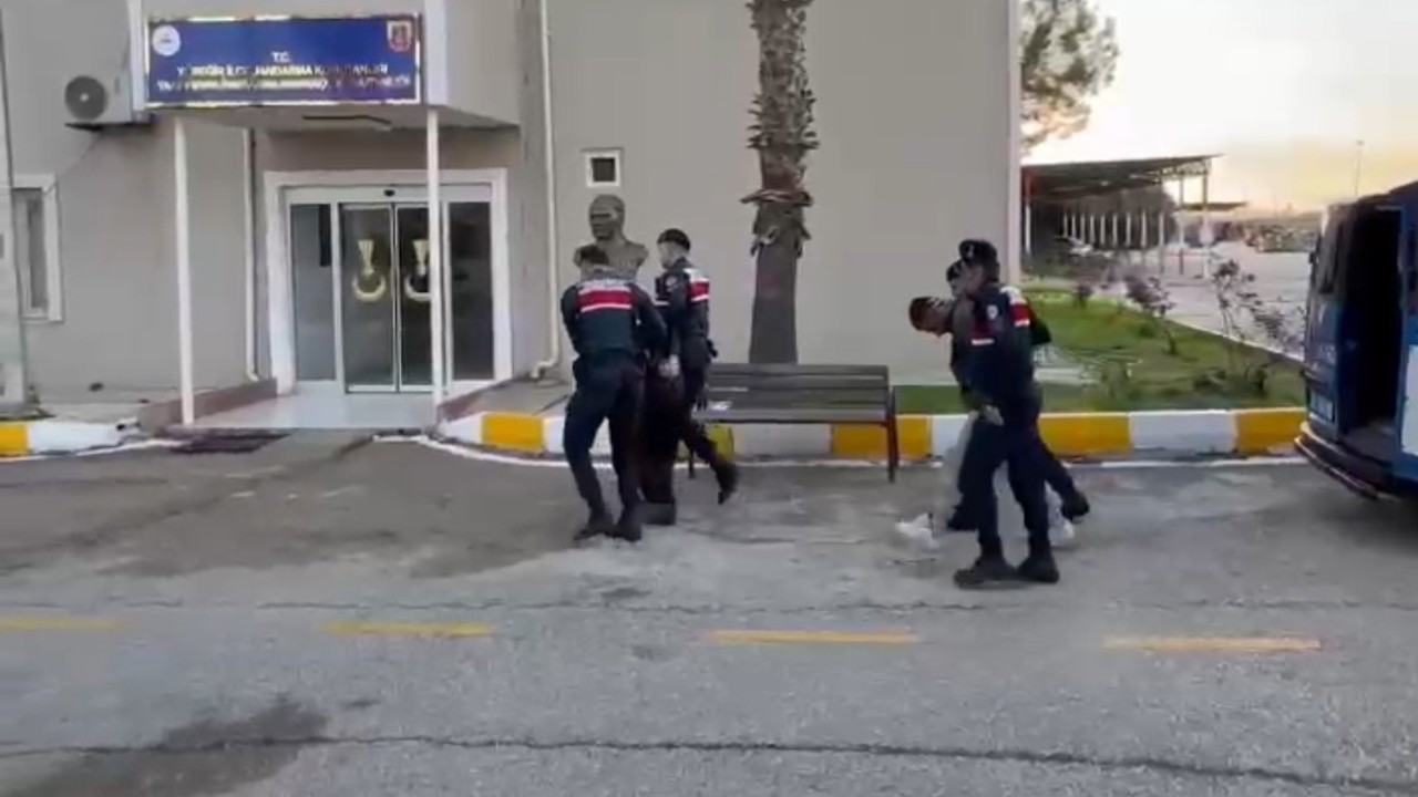 Kur’an-ı Kerim’lere zarar veren 2 kişi tutuklandı
