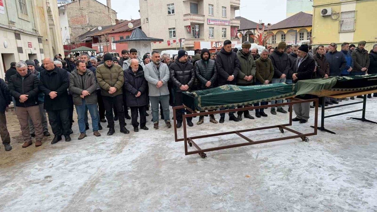 50 yıllık hayat arkadaşlığı aynı gün son buldu
