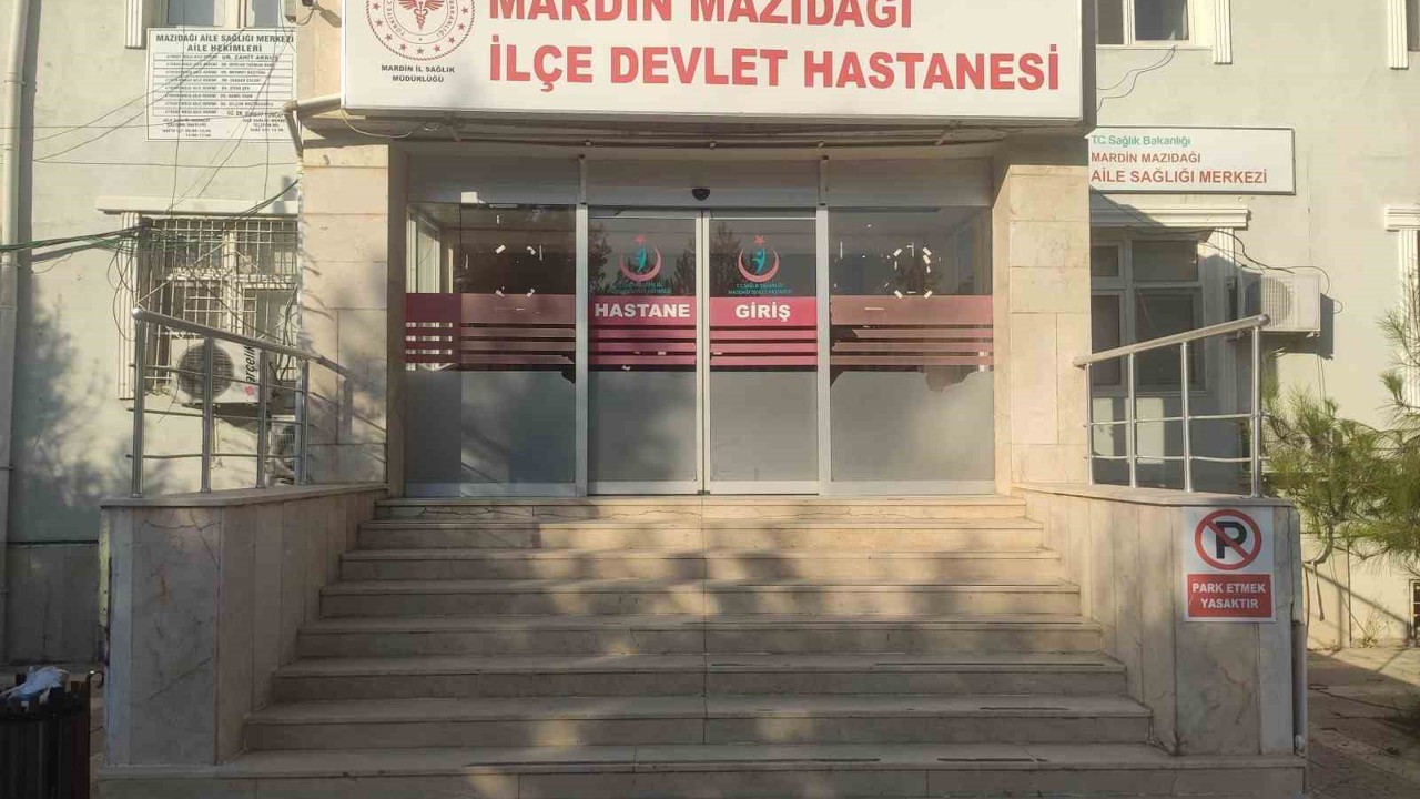 Seyir halindeki araçtan düşen kadın ağır yaralandı
