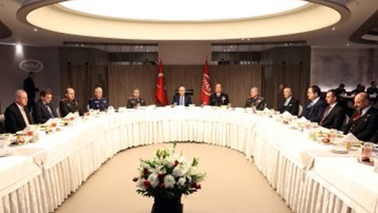 Bakan Güler, iftarda OYAK personeli ile bir araya geldi
