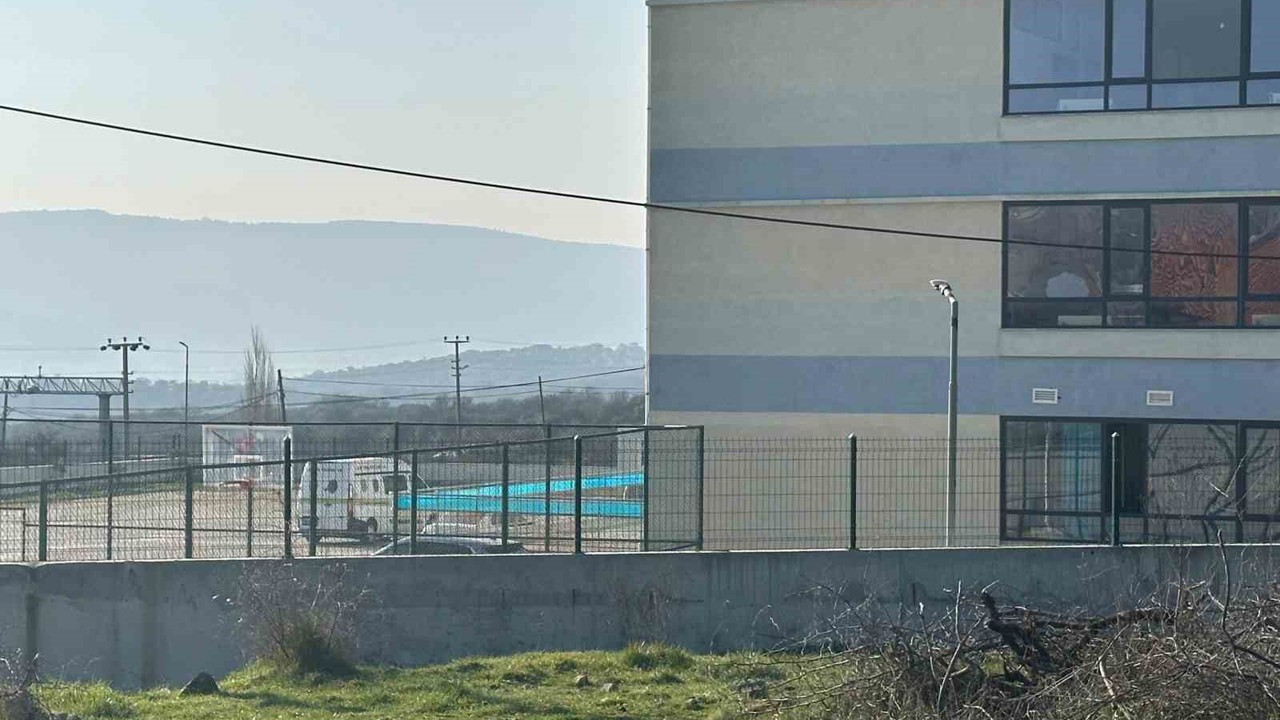 Çanakkale’de lise öğrencisi okulun 3. katından atlayarak hayatını kaybetti
