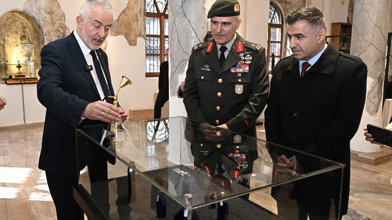 Atatürk’ün kullandığı koku ve kolonya şişeleri Misparta Koku Müzesi’nde sergileniyor
