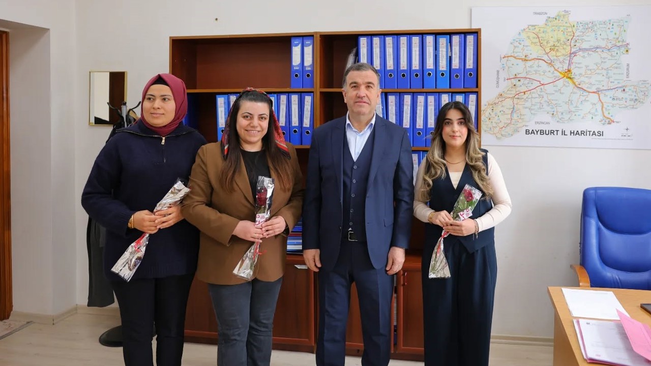 Bayburt Valisi Eldivan, 8 Mart Dünya Kadınlar Günü’nü kutladı
