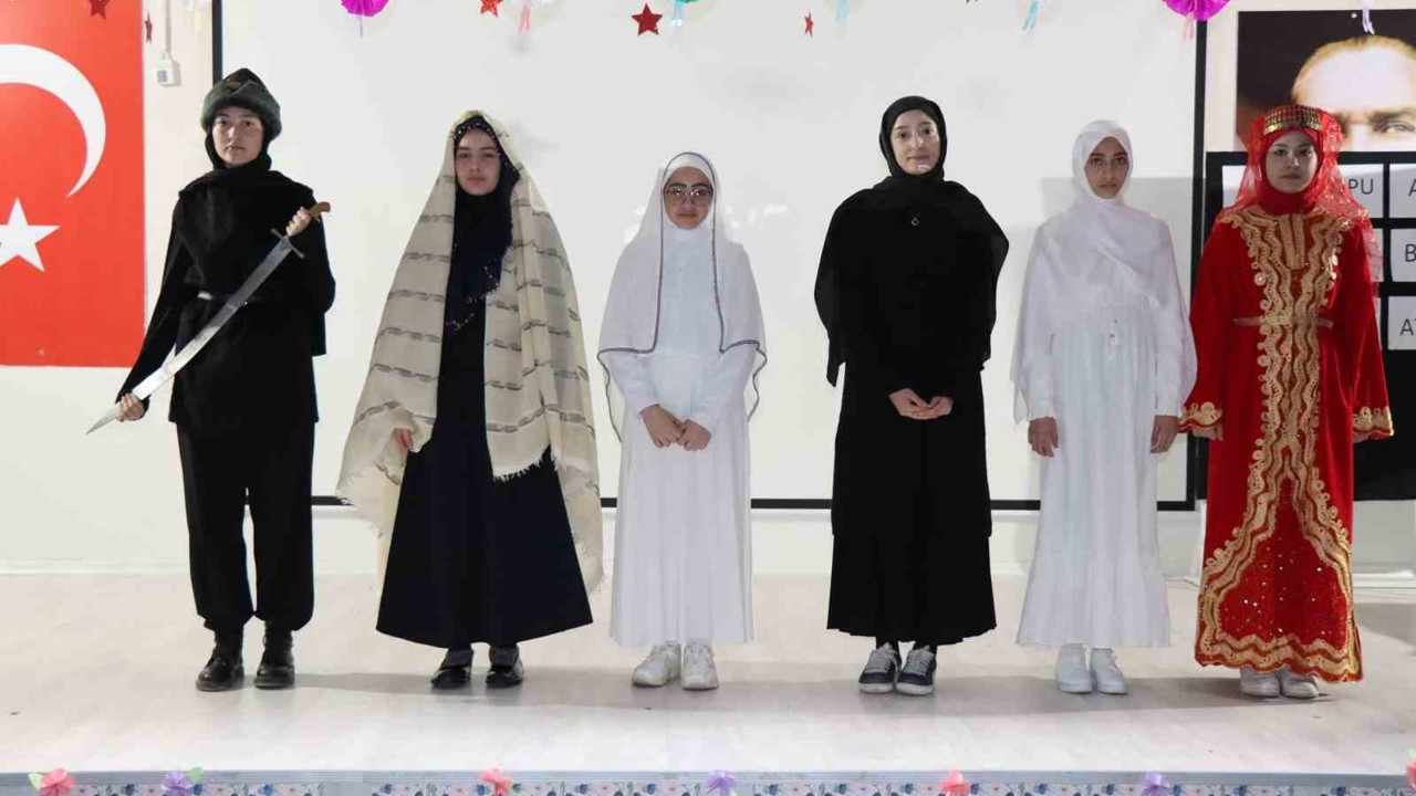 Şehit Recep Gündüz Anadolu İmam Hatip Lisesi’nden 8 Mart Dünya Kadınlar Günü programı
