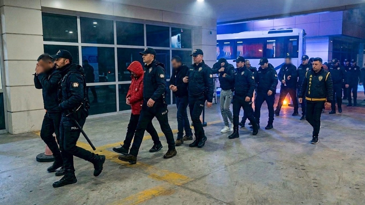 Manisa merkezli 6 ilde eş zamanlı dolandırıcılık operasyonu
