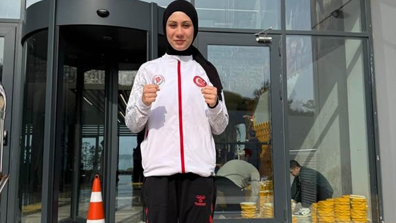 Kozanlı milli boksör Azra, dünya kupası için hazırlanıyor
