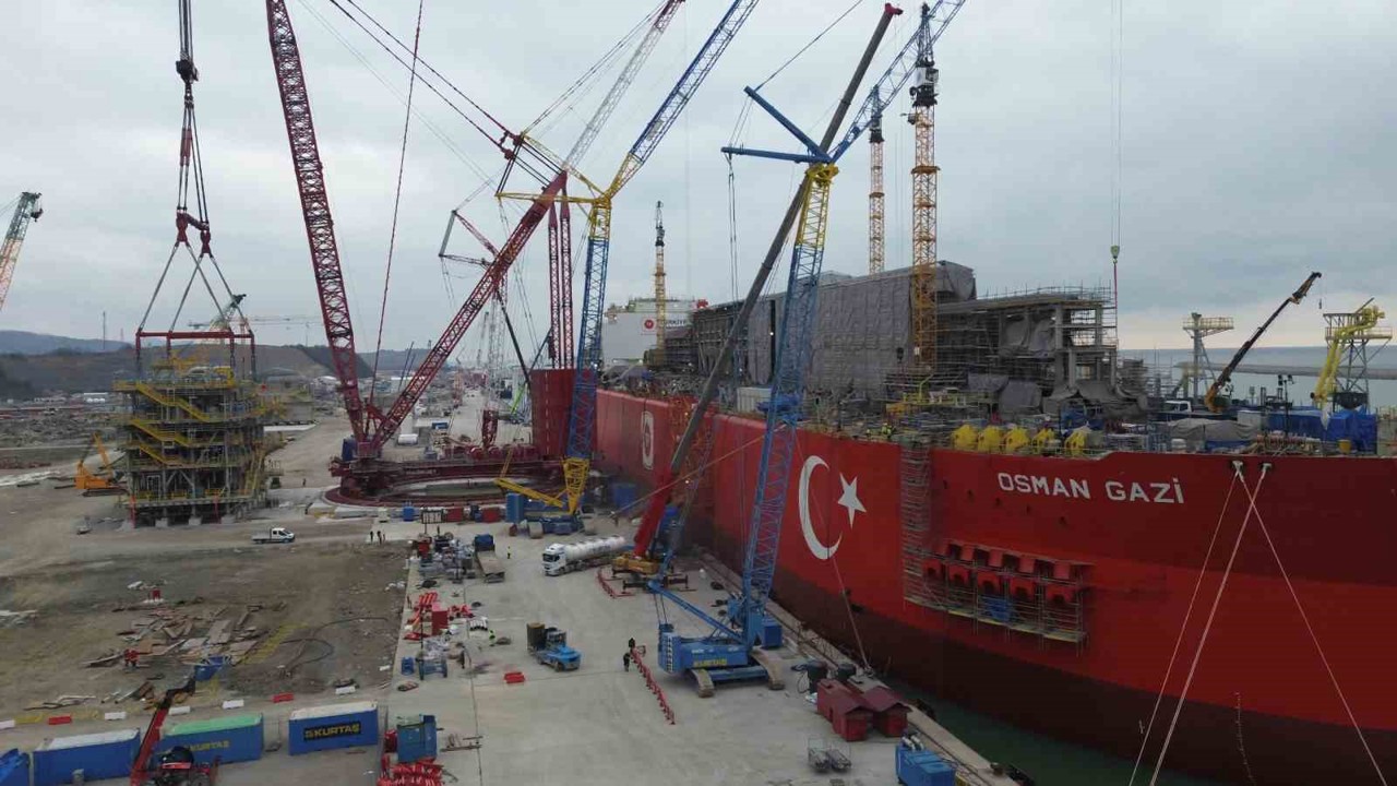 Osman Gazi’ye 2 bin 500 tonluk ünite yerleştirildi
