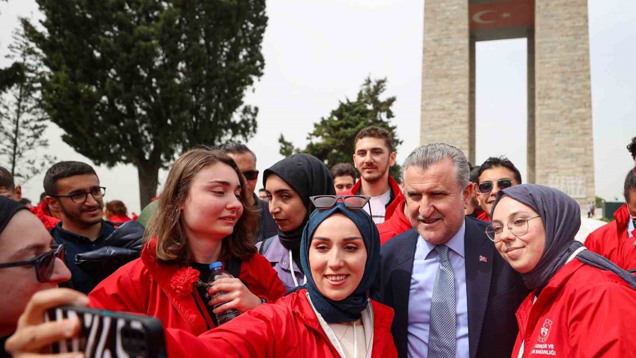 Bakan Bak: "Kadın sporcularımızla gurur duyuyoruz"
