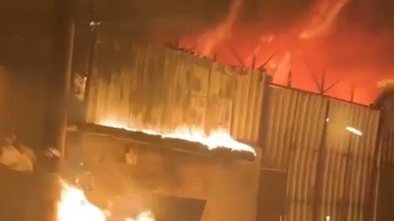 Kahramanmaraş’ta depo yangını
