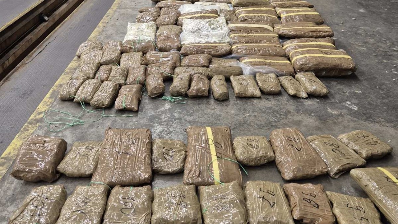 Türkiye’ye sokulmak istenen 45 kilo 760 gram esra sınırda yakalandı
