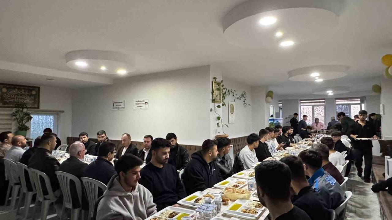 Gazipaşa Müftülüğünden üniversite öğrencileriyle iftar buluşması
