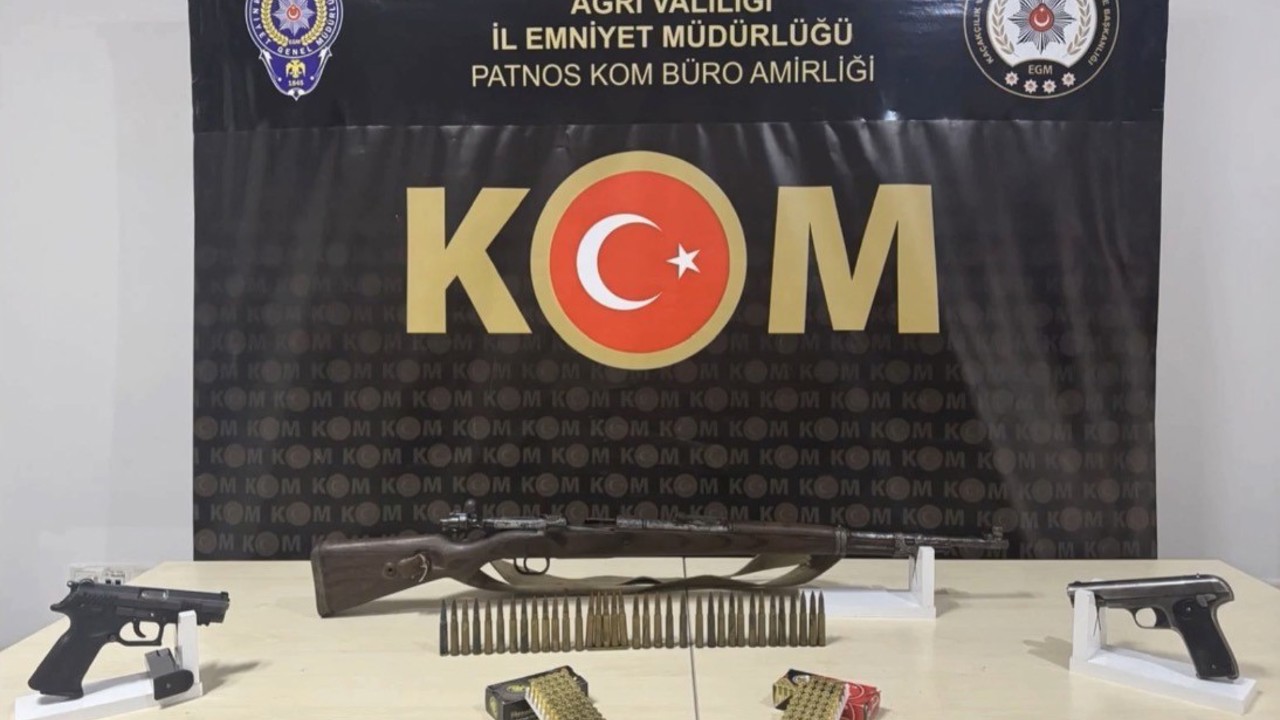 Ağrı’da kaçak sigara ve akaryakıt ele geçirildi
