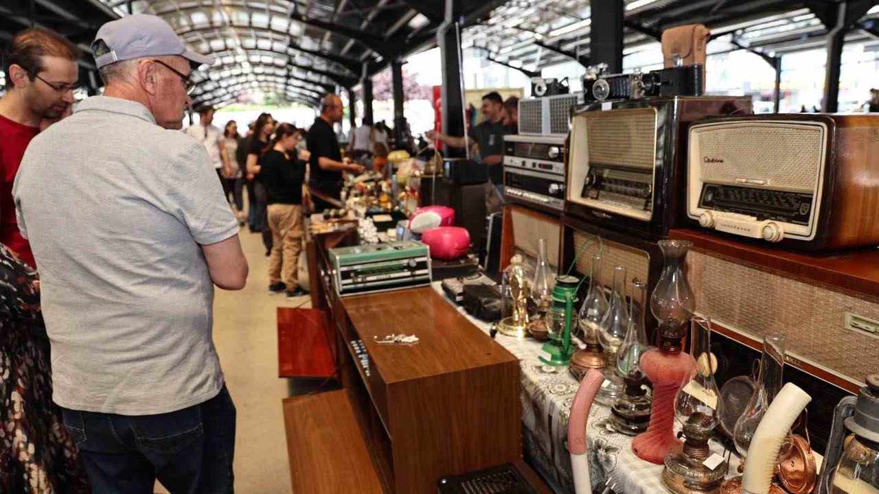 Talas’ta antikacılar Ramazan’da da buluşuyor
