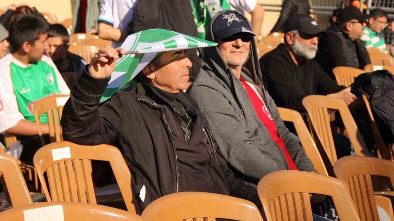 Seyirci yasağı taraftarı durduramadı
