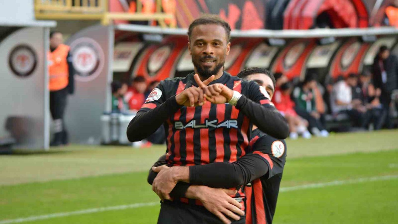 Trendyol 1. Lig: Çorum FK: 3 - Atakaş Hatayspor: 1
