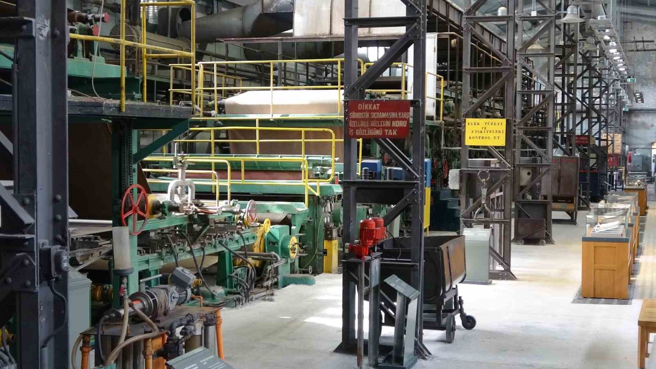 Bir zamanlar Türkiye’nin kağıdını üretiyordu, şimdi tarihini anlatıyor
