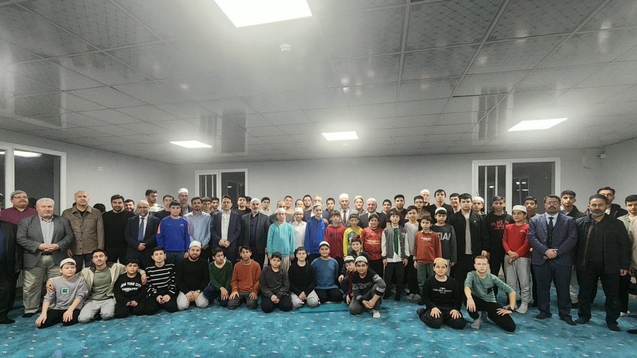 Aydın’da protokol ve öğrenciler ‘İyilik Sofrası’nda bir araya geldi
