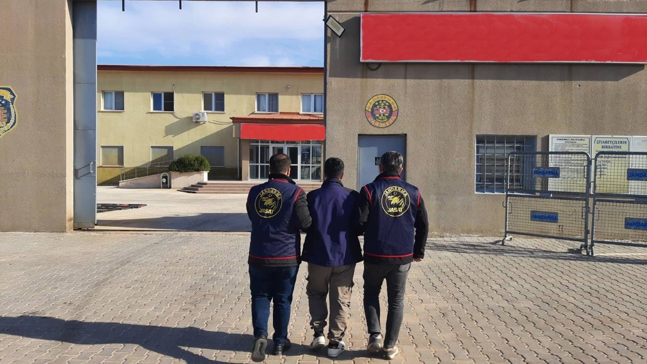 Kesinleşmiş 17 yıl cezayla aranan şahıs yakalandı
